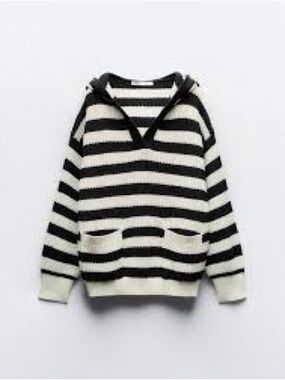 Zara Cream/Navy Stripped Knit Sweater